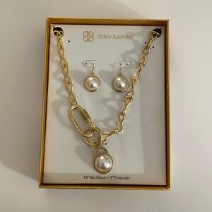 Daisy Fuentes Set LL Earring and Necklace Set 18” Necklace + 3” Extender